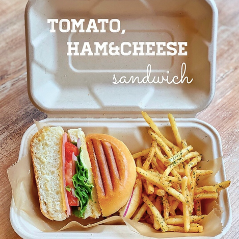 トマト&ハムチェダーチーズサンドイッチ